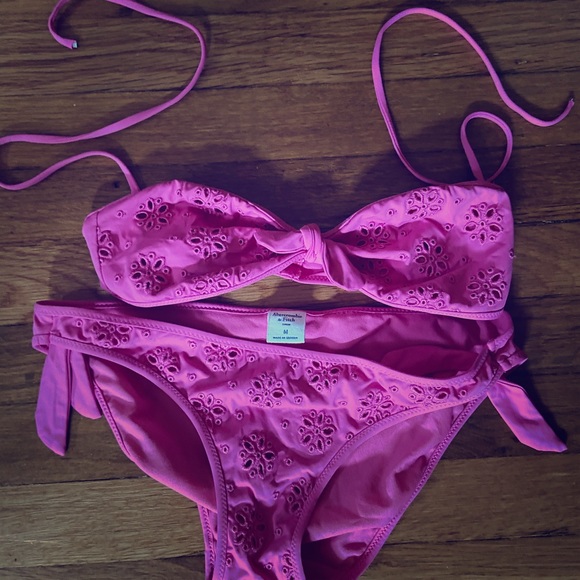 Pink Abercrombie and Fitch bikini - Picture 1 of 5